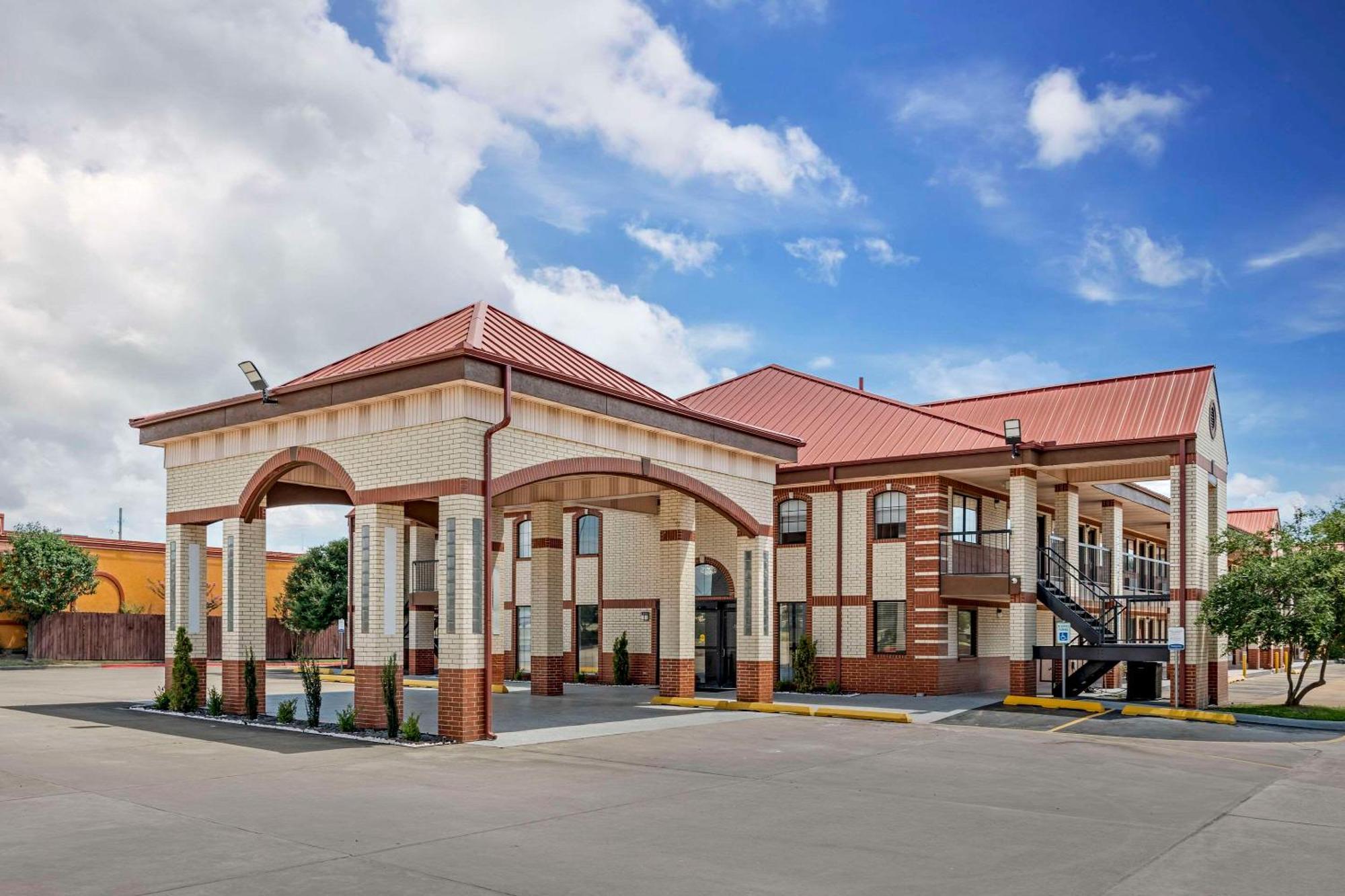 Quality Inn & Suites New Boston Exterior photo