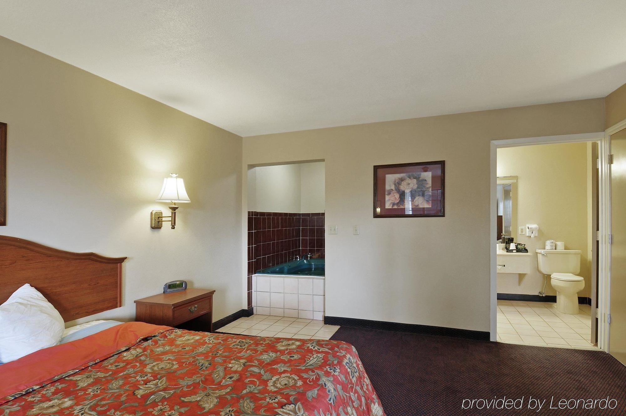 Quality Inn & Suites New Boston Exterior photo